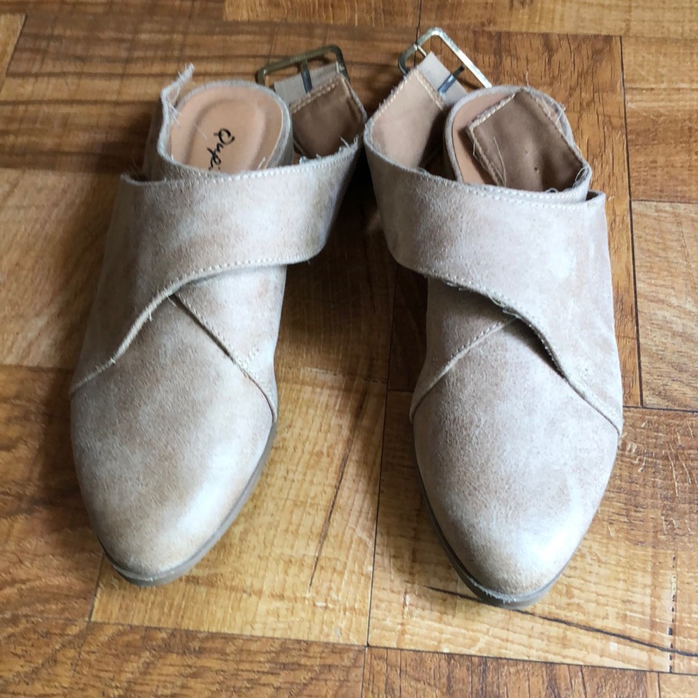 Size 5.5 Cupid Shoes